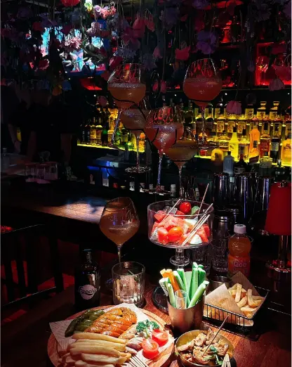 上海夜游休闲网：解锁魔都同城社交新玩法，美食活动嗨不停🌃